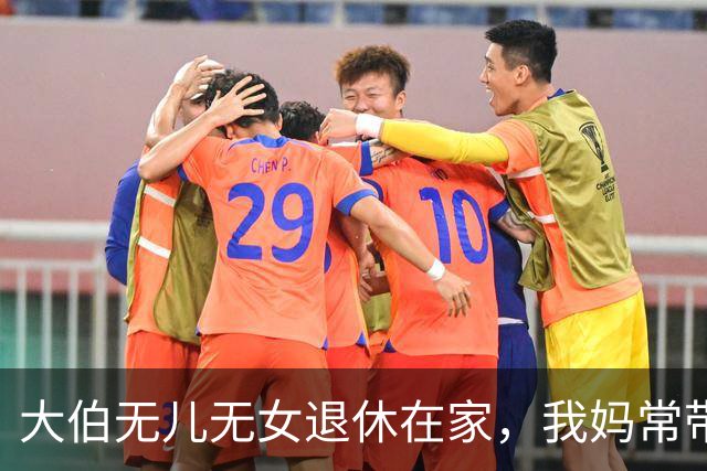 大伯无儿无女退休在家，我妈常带我照料，直到我转业名额被占，大伯打个电话，对方领导吓得连夜跑来赔礼道歉